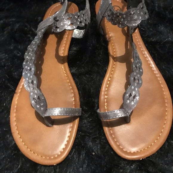 Sandals - Picture 3 of 3